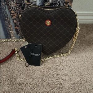 NWT RloniHeart-Shaped Crossbody Bag in Brown and Gold dimensions L8 x
W3 × H7.5"